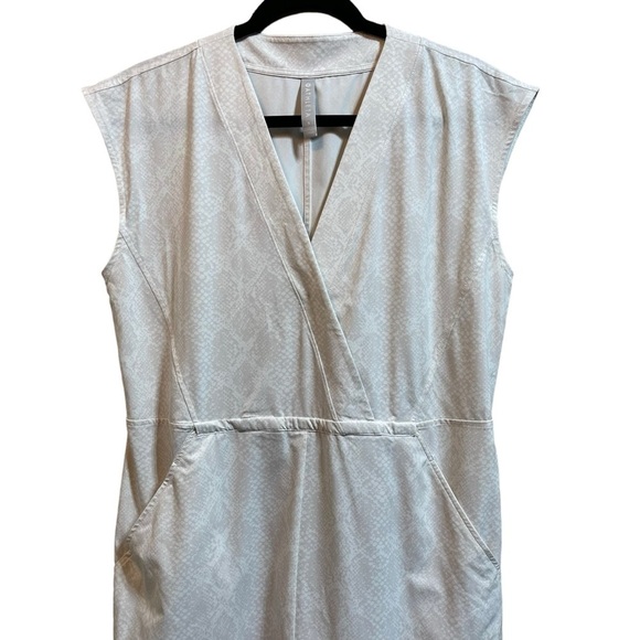 Athleta Marlow Animal Print Romper Women's Size Small - Picture 3 of 11